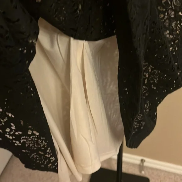 🛍️Forever 21 Black Lace Overlay Dress Size Small - Picture 8 of 9